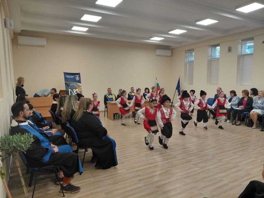 Детска танцова формация Багреница 1